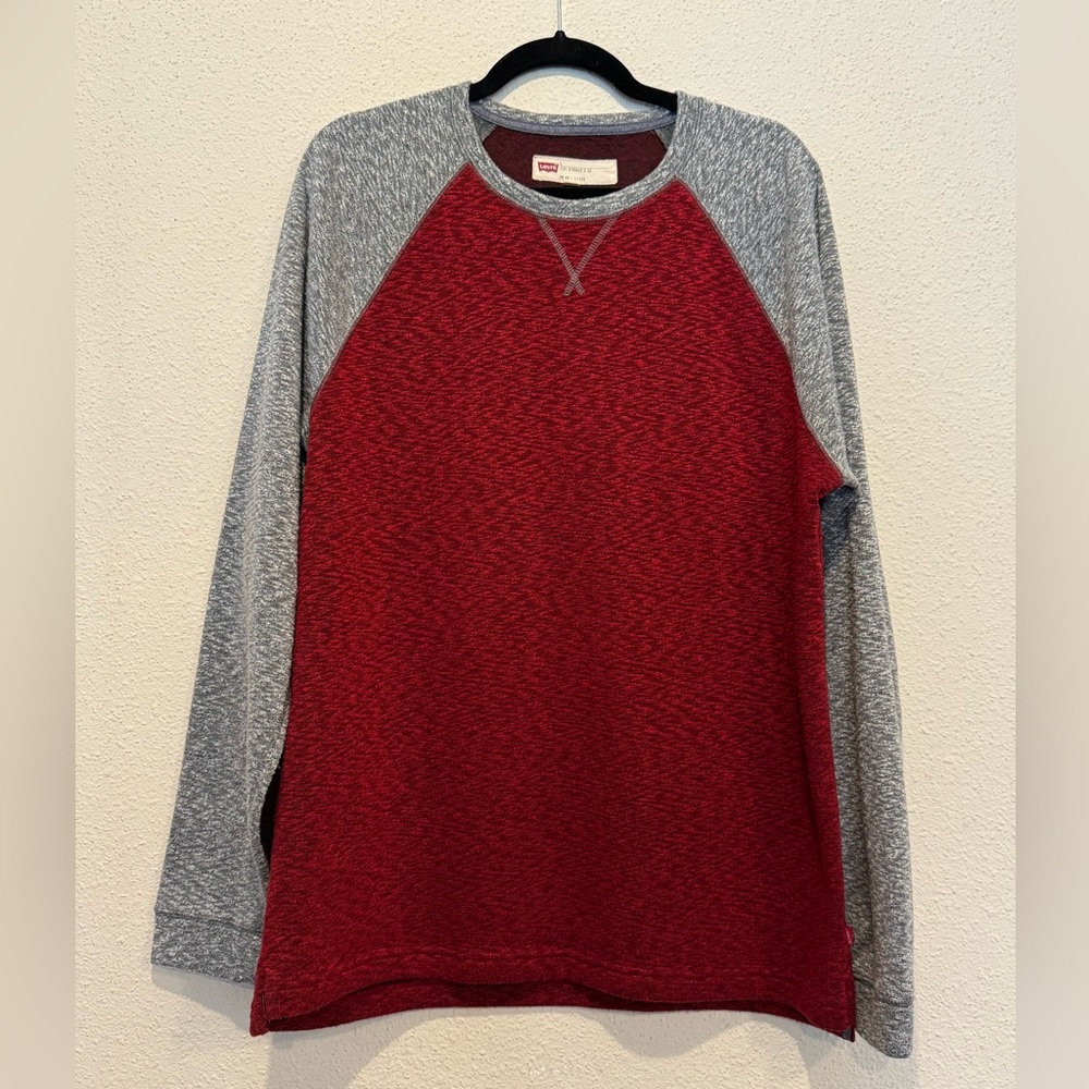 Levi’s Vintage-ish Red Sweatshirt Men’s Large